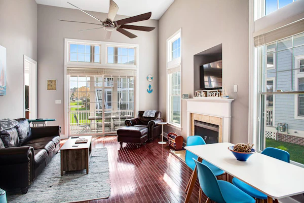 Bayside Resort townhome with deck, balcony, pools, & hot tub