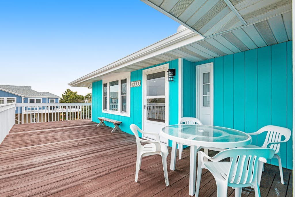Dog-friendly town of Fenwick home with guest suite, WiFi, & elevator