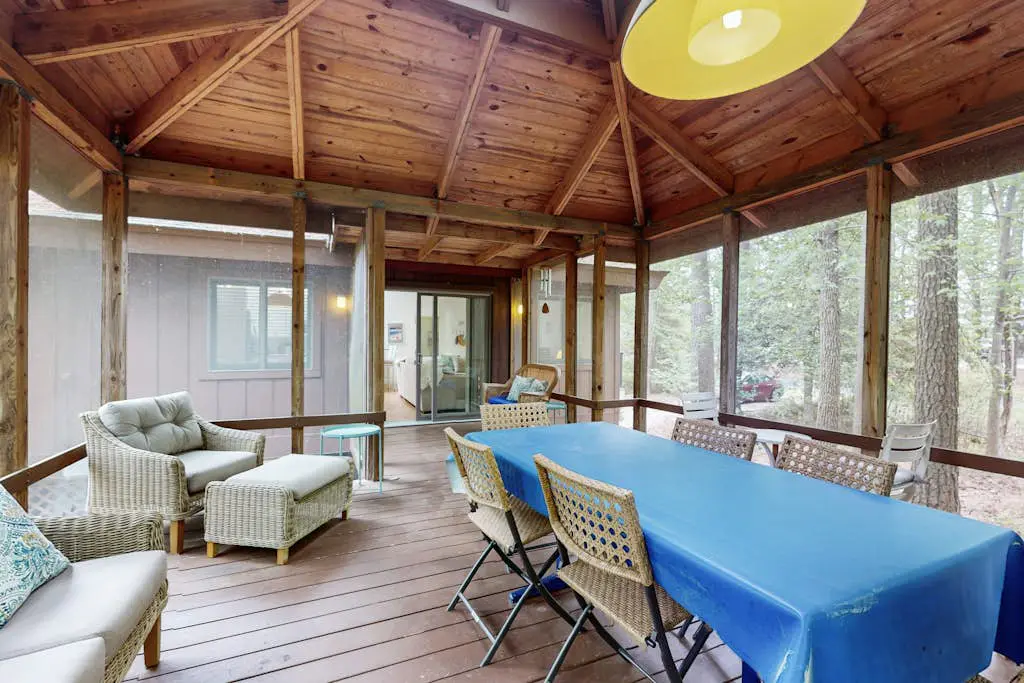 Middlesex Beach - 137 Evergreen Rd