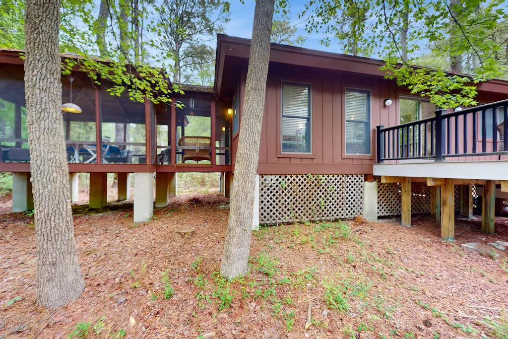 Middlesex Beach - 137 Evergreen Rd