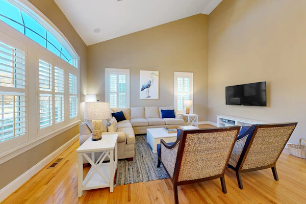 Bayside Resort retreat with grill, central AC, & paid-access pools & hot tub