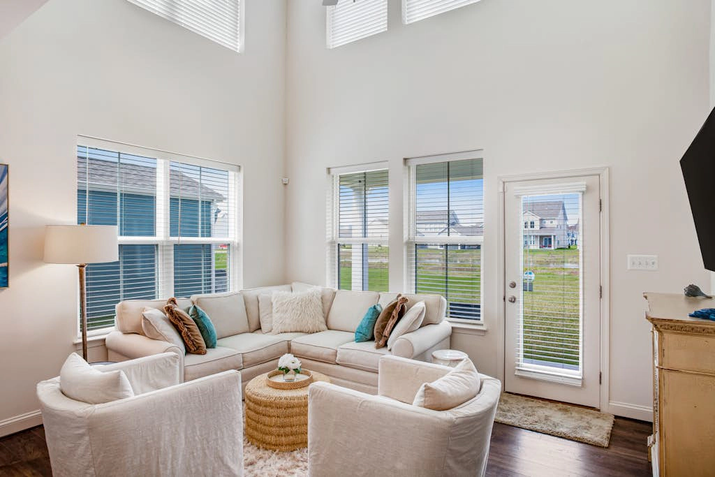 Bishops Landing - 39017 Alapocus Dr