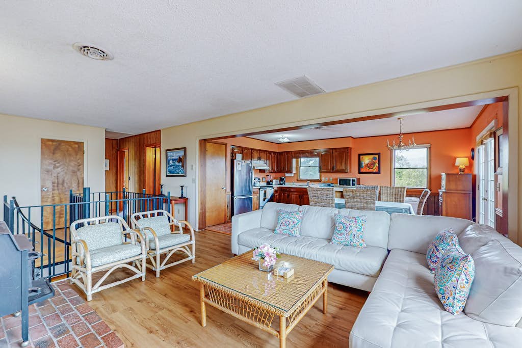 Dog-friendly Fenwick Island home with beach access – walk to shops