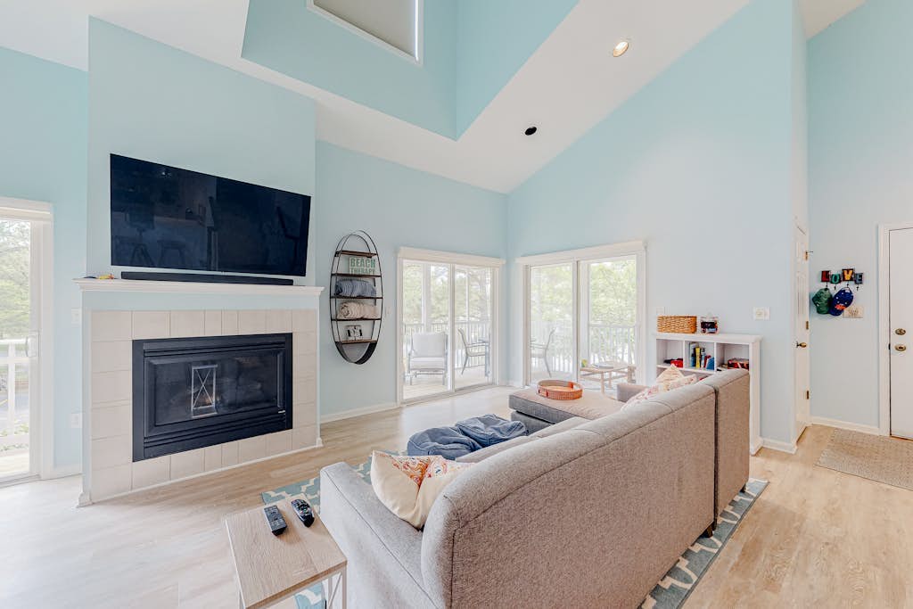 Sea Colony condo w/ beach access, pools, tennis, gym, fast WiFi, central AC, W/D