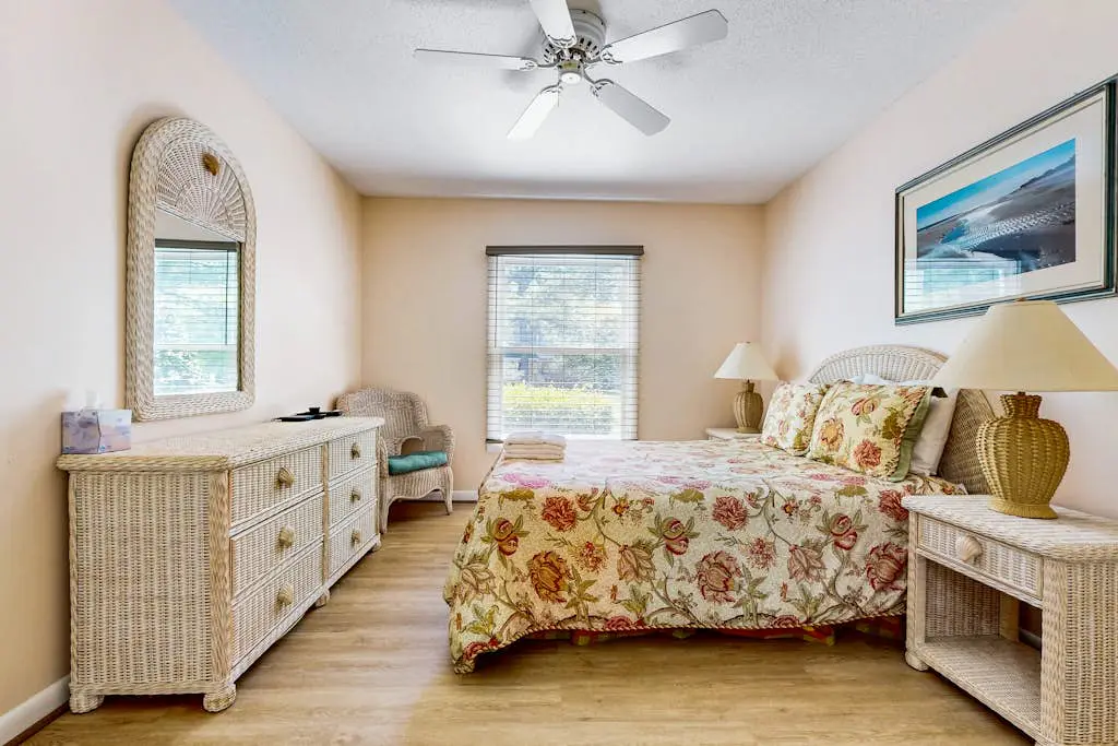 Sea Colony - 16004 Bayberry Ct