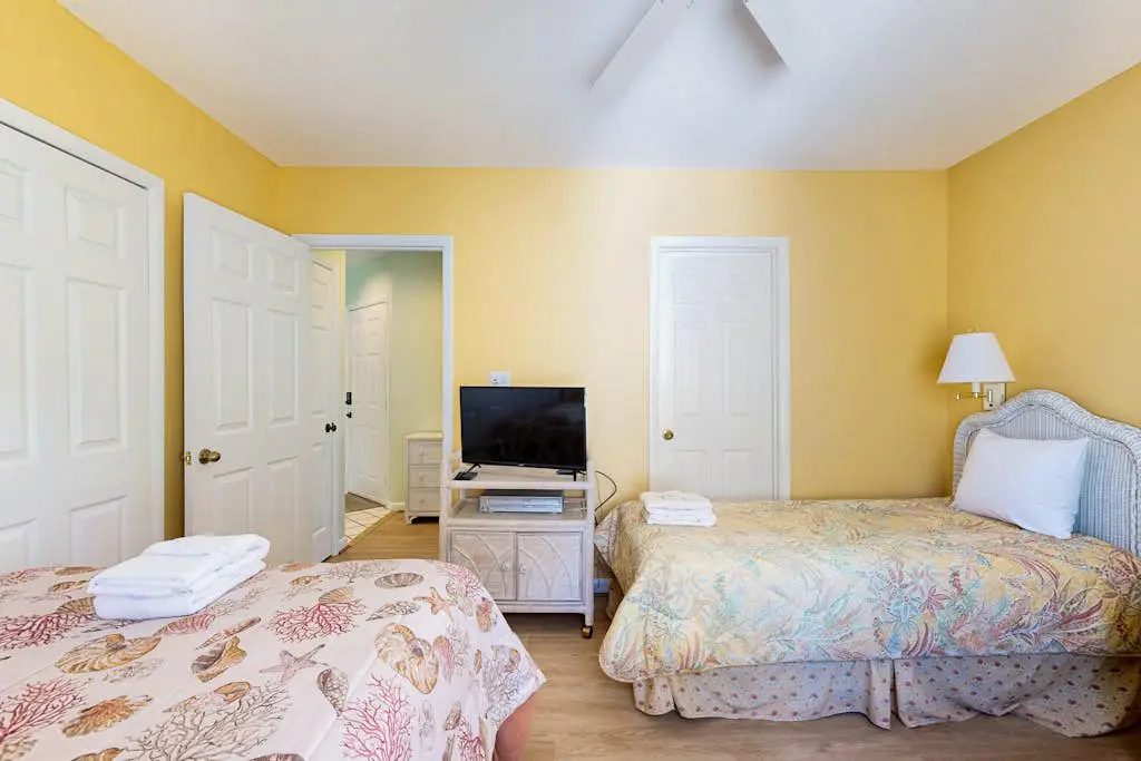 Sea Colony - 16004 Bayberry Ct