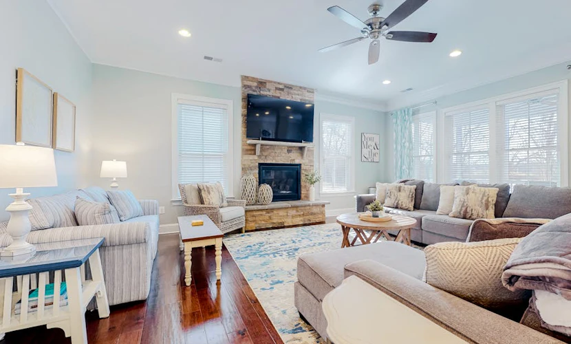 Dazzling Bayside Resort home with pools, gym, & athletic court - close to beach