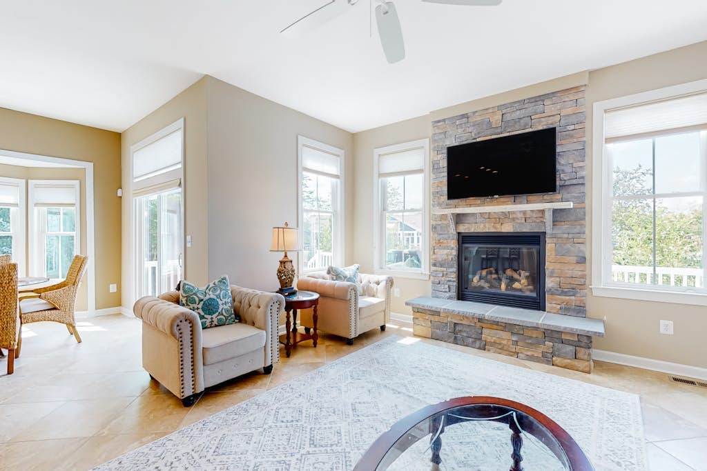 Bayside Resort home with paid-access pools & other resort amenities