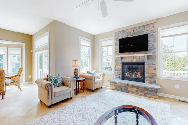 Bayside Resort home with paid-access pools & other resort amenities
