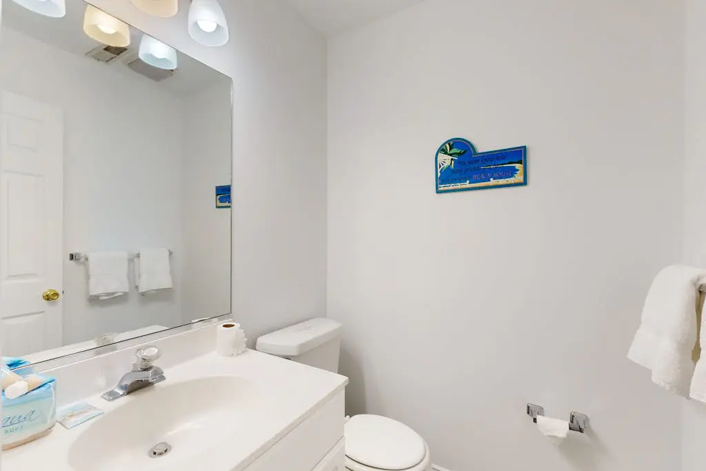 Salt Pond - 1 Heron Ct