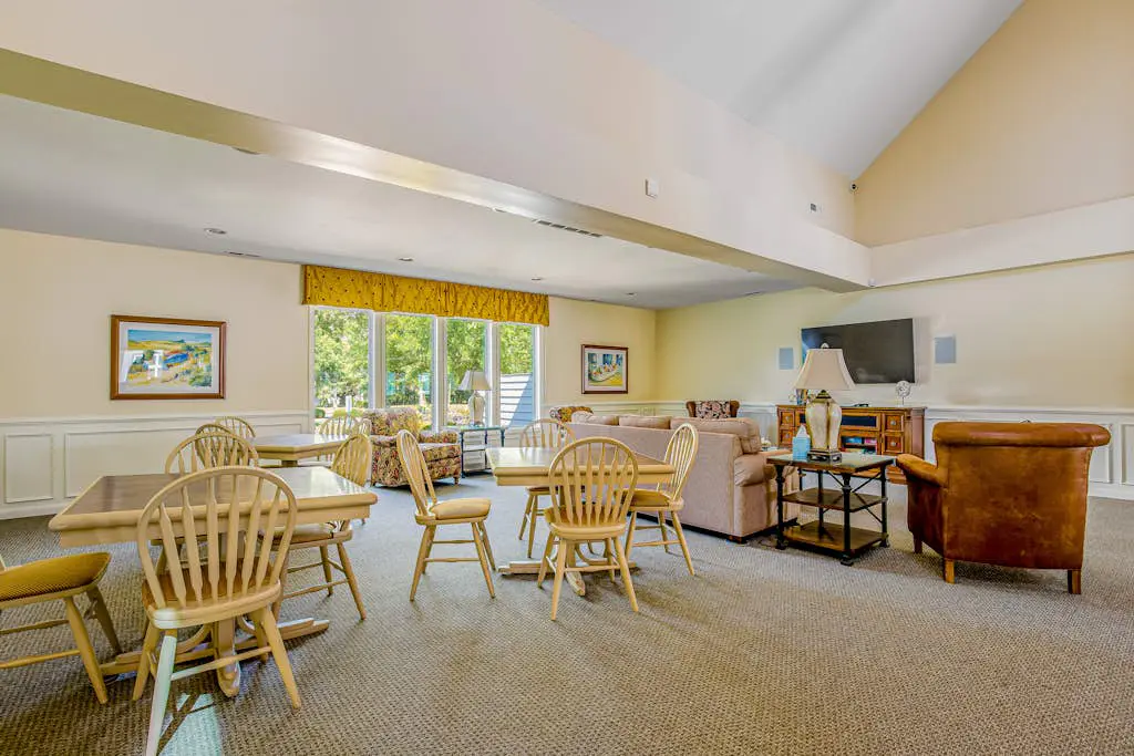 Salt Pond - 1 Heron Ct