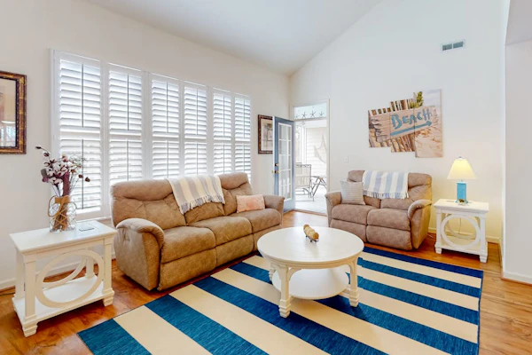Bear Trap Dunes condo with pools, golf, sauna, sports courts - dogs OK