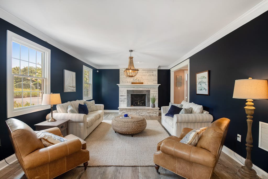 Town of Ocean View oasis with sparkling private pool & central AC