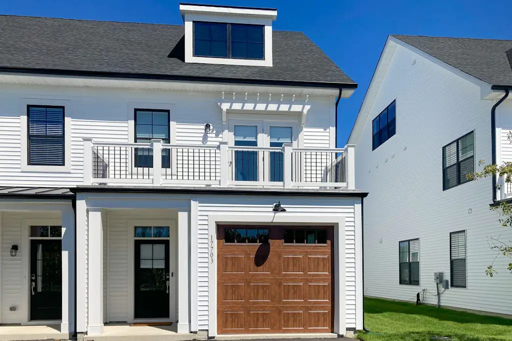 Coastal Corner - 17703 Wilkens Way