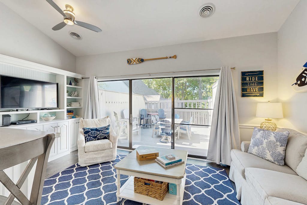 Sea Colony West condo with lovely deck, pools, hot tubs, tennis, & beach shuttle