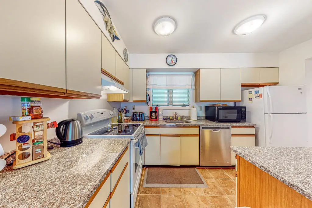 Sea Colony - 33577 West Lake View, Unit 1006B