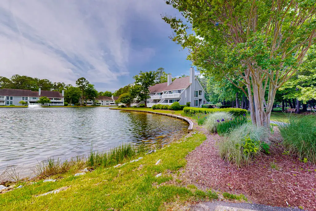 Sea Colony - 33577 West Lake View, Unit 1006B