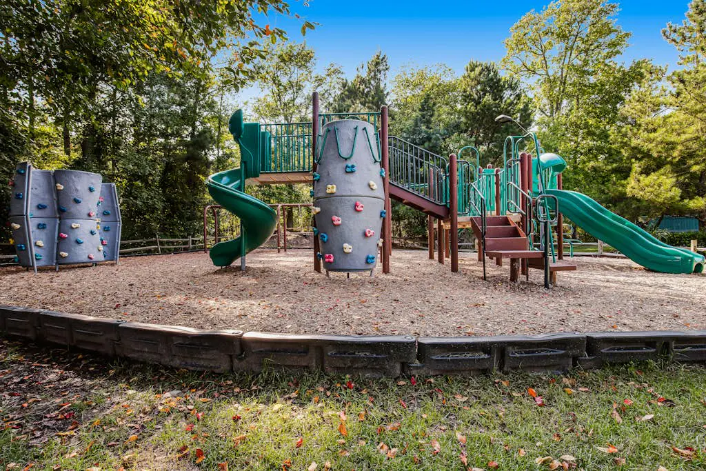 Sea Colony - 33577 West Lake View, Unit 1006B