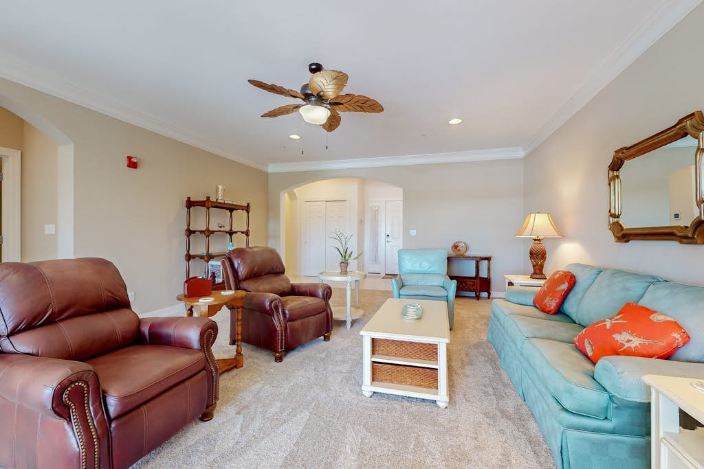 Bayside Resort with pools, golf, tennis, fishing, & spas plus beach shuttle