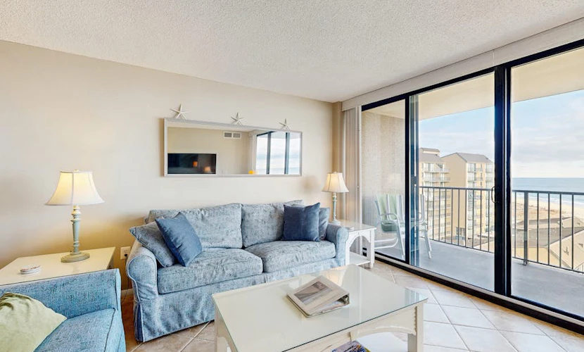 Sea Colony Ocean condo with pools, hot tub, fitness room, & sports courts
