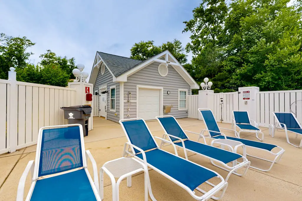 Waterside - 33829 Waterside Dr