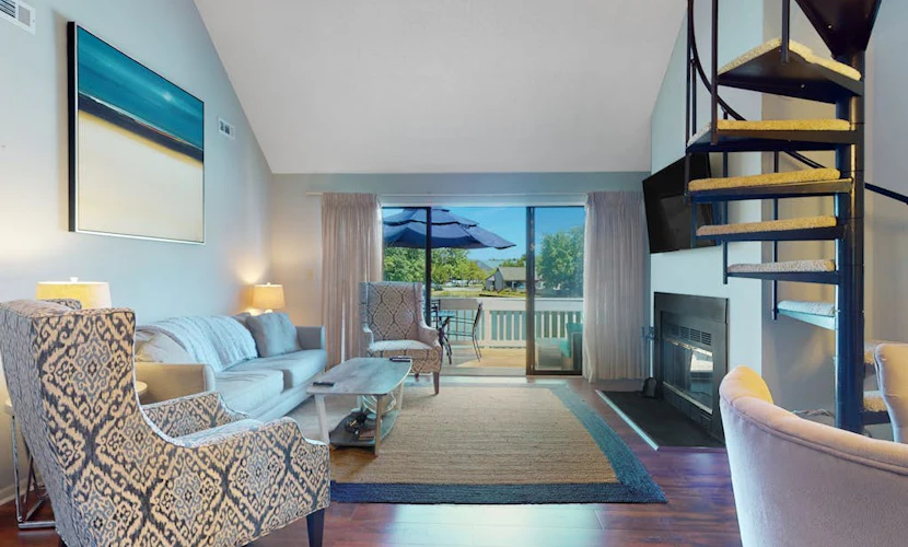 Sea Colony condo with water views, pools, beach access, tennis, & private deck