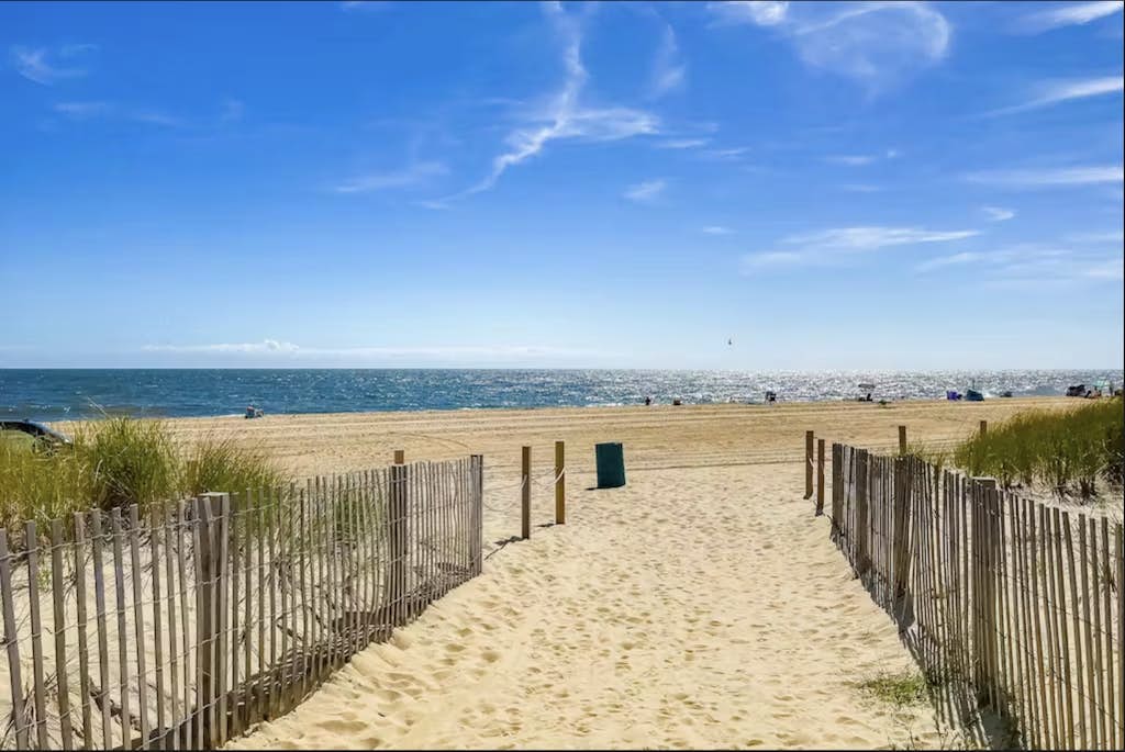 Sea Colony condo with water views, pools, beach access, tennis, & private deck