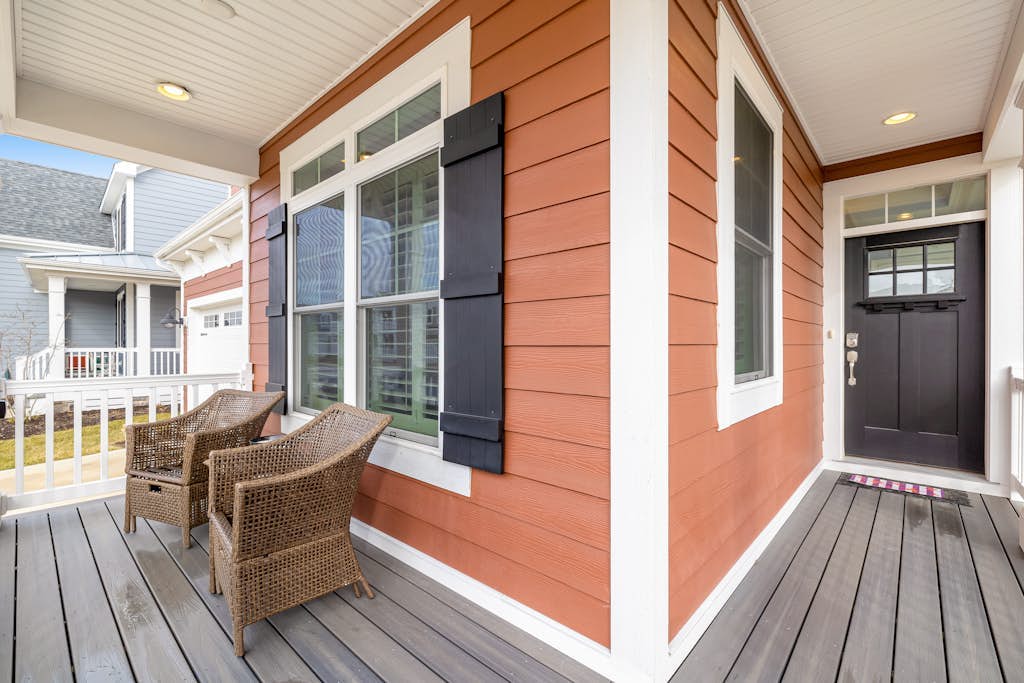 Bayside Resort home with outdoor kitchen & dining, loft, gas fireplace