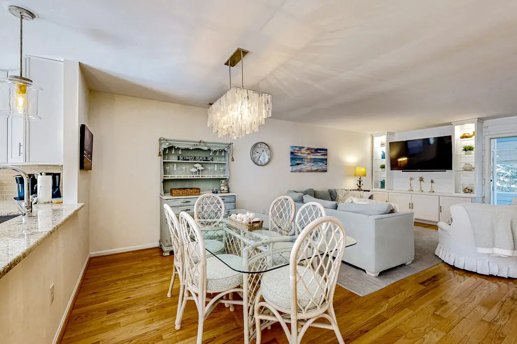 Westwood - 828 Westwood Unit D