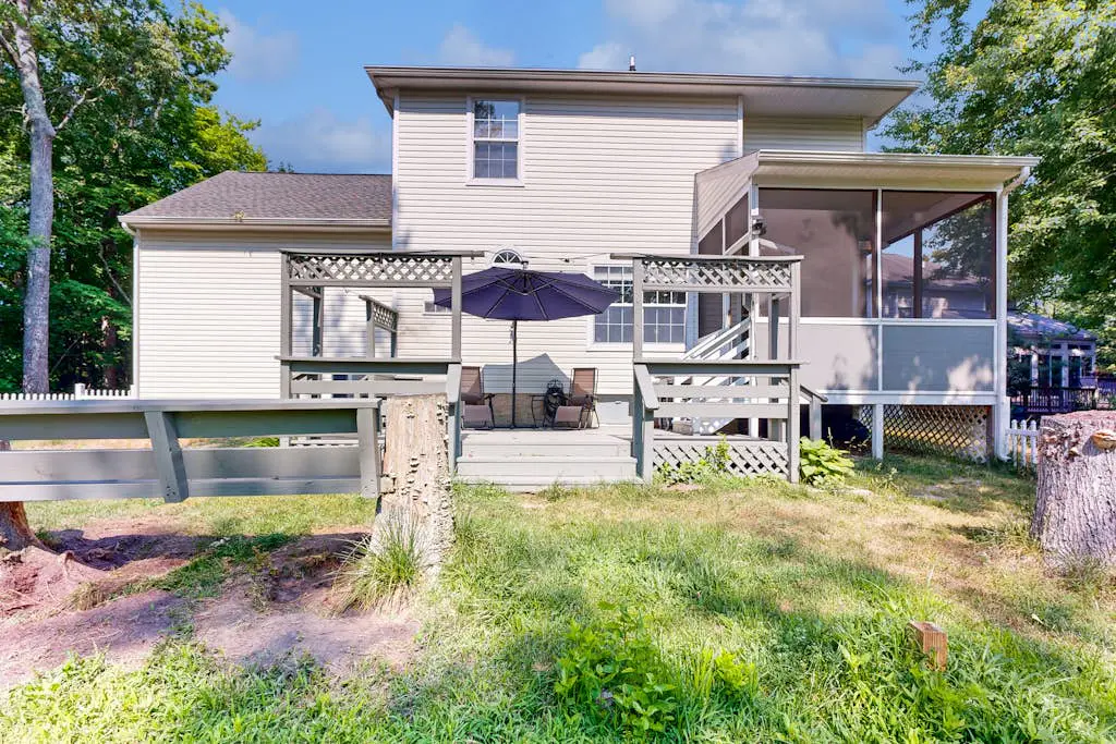 Clearwater - 34031 Monterray Ave