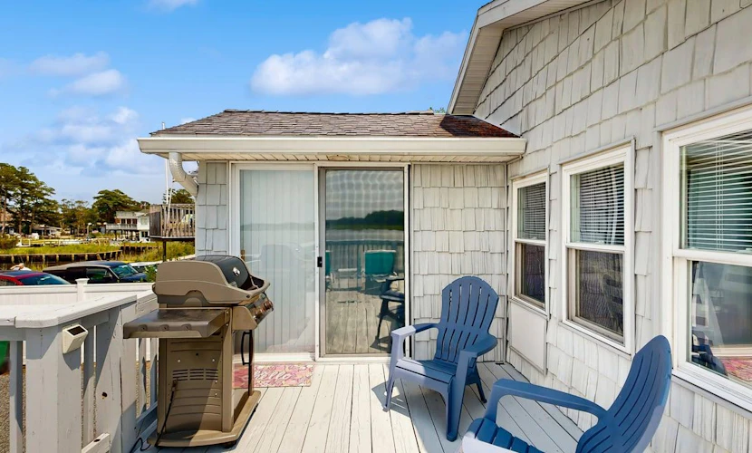 Town of Ocean View dog friendly home w/cable, streaming & free WIFI