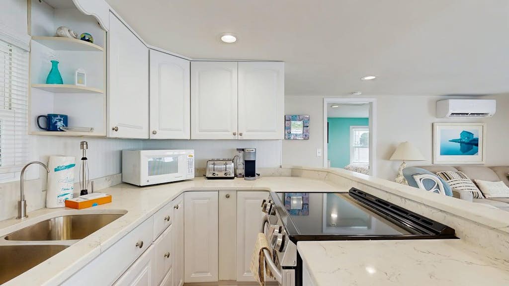 Town of Ocean View dog friendly home w/cable, streaming & free WIFI