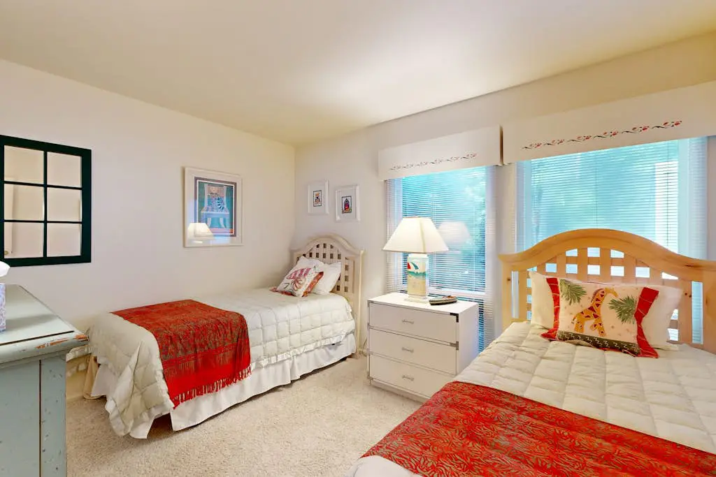 Sea Colony - 33577 West Lake View, Unit 1004B