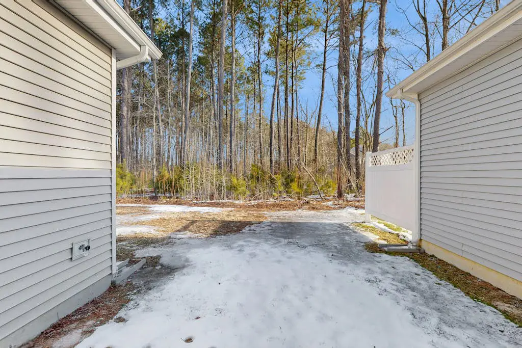 Friendship Creek - 35039 Dundee St
