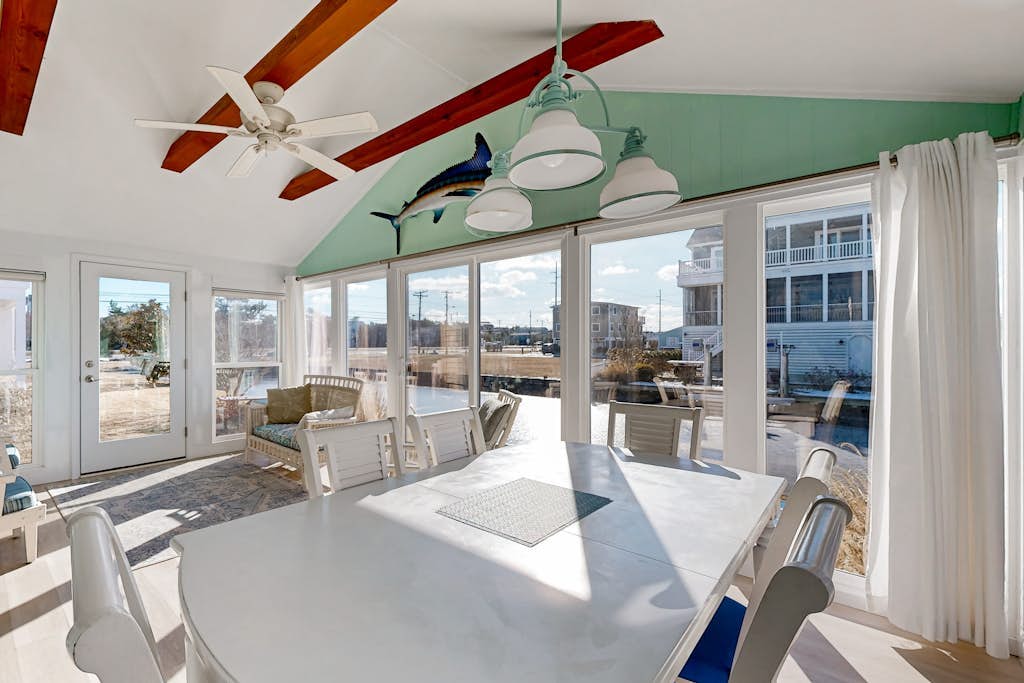 South Bethany pet friendly house w/patio, balcony & grill