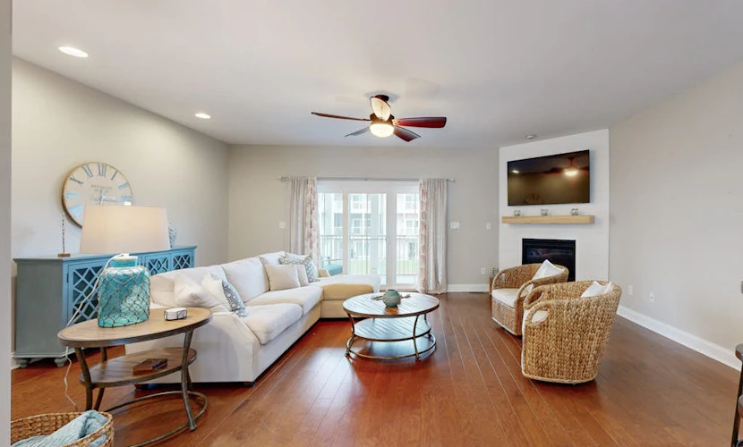 Sandy Cove Townhouse w/ Water Views & Shared Pool, Private W/D, Free Wifi