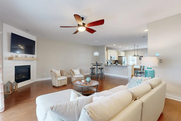 Sandy Cove Townhouse w/ Water Views & Shared Pool, Private W/D, Free Wifi