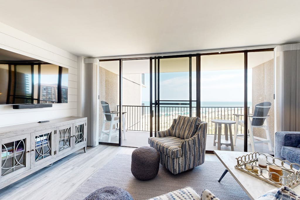 Sea Colony Oceanfront 6th floor condo w/free WIFI, pool & balcony w/ocean view