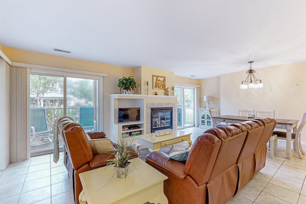 Sea Colony - 56160 Cypress Lake Cir