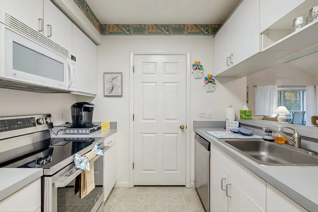 Sea Colony - 18003 Lakeview Ct