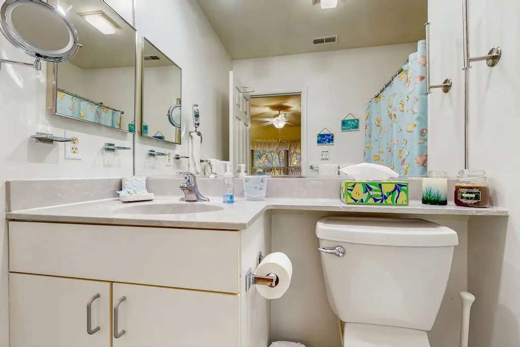 Sea Colony - 18003 Lakeview Ct