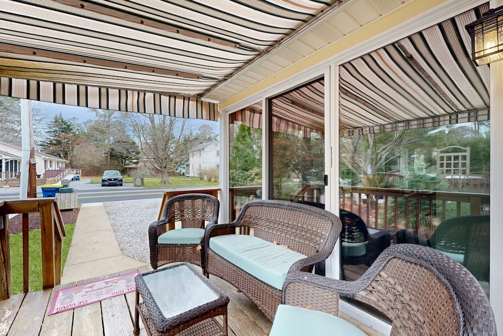 Town of Bethany Beach house walking distance to ocean, restaurants & shops