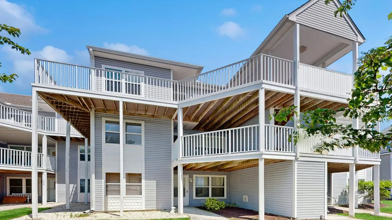 Bethany Bay - 206 Anderson Dr