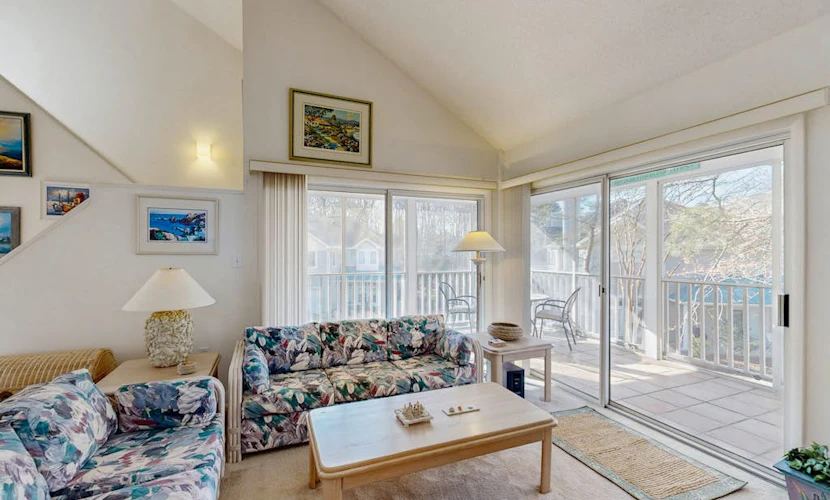 Sea Colony Tennis 2nd-floor condo w/community pools, tennis/pickleball, gym