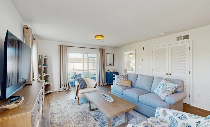Bethany Bay condo w/community pool, hot tub, tennis, on-site golf
