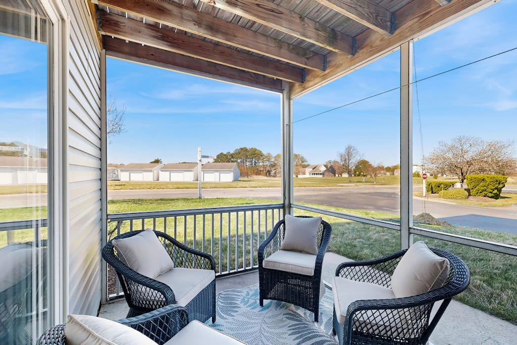 Bethany Bay condo w/community pool, hot tub, tennis, on-site golf
