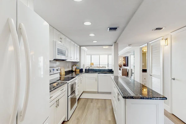 Sea Colony 5th floor condo with pools, tennis/pickle ball courts, fitness center
