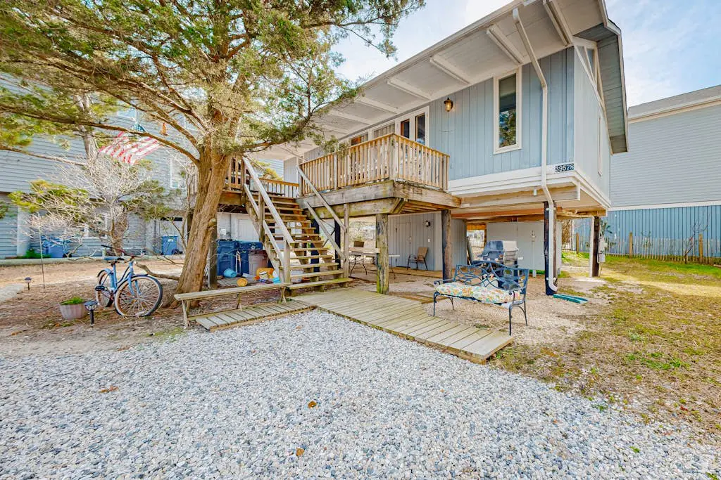 Tower Shores - 39578 Admiral Road