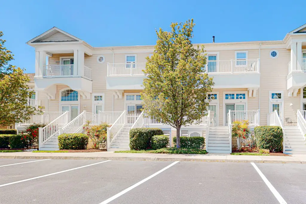 Bayside Bethany Lakes - 38337 N Mill Ln 109