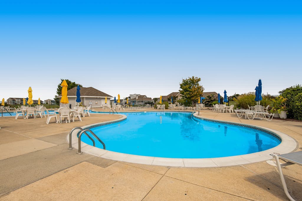 Panoramic bayfront retreat, near Bethany Beach, pool & amenities